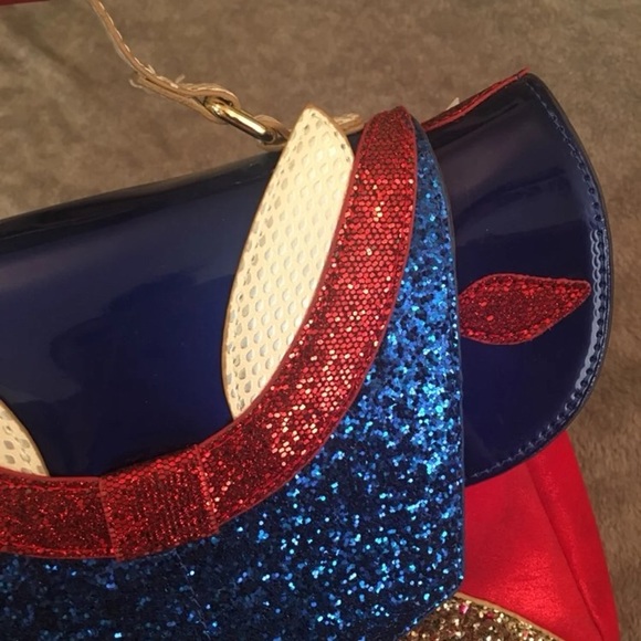 Disney; Snow white bag Danielle-Nicole - Picture 6 of 8